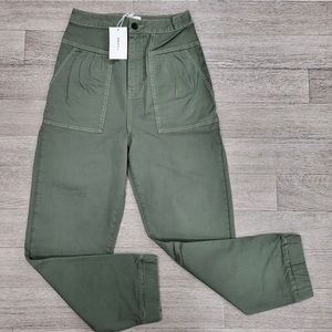 NWT Frame Denim Pleated Carrot Chinos in Washed Muted Military Green Sz: 26